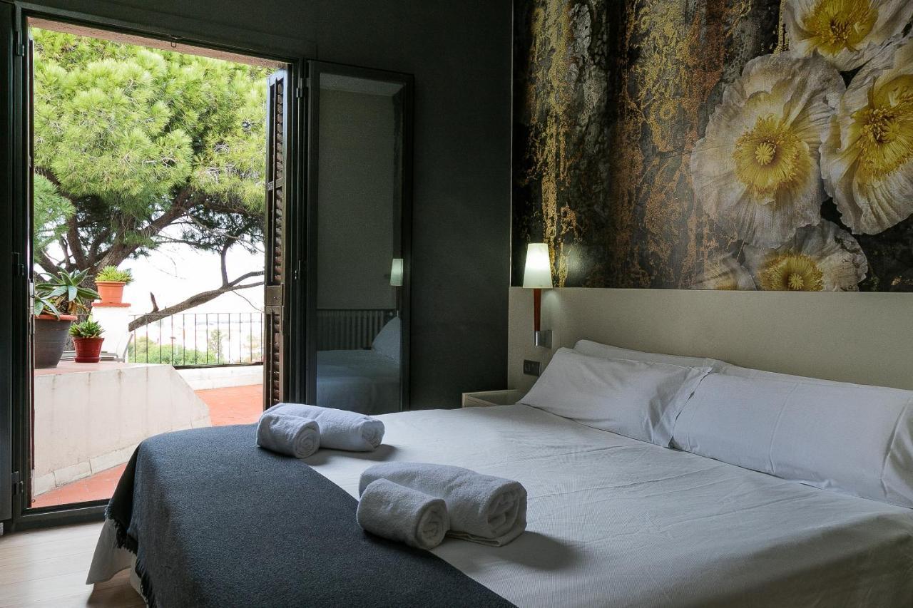 Hotel El Castell Sant Boi de Llobregat Exterior photo