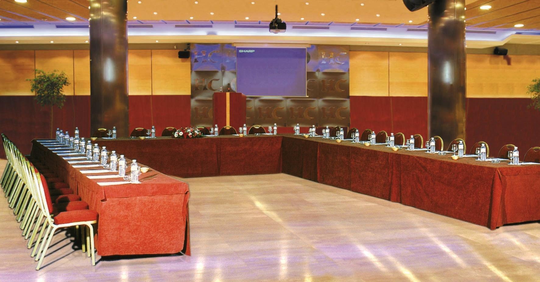 Hotel El Castell Sant Boi de Llobregat Exterior photo