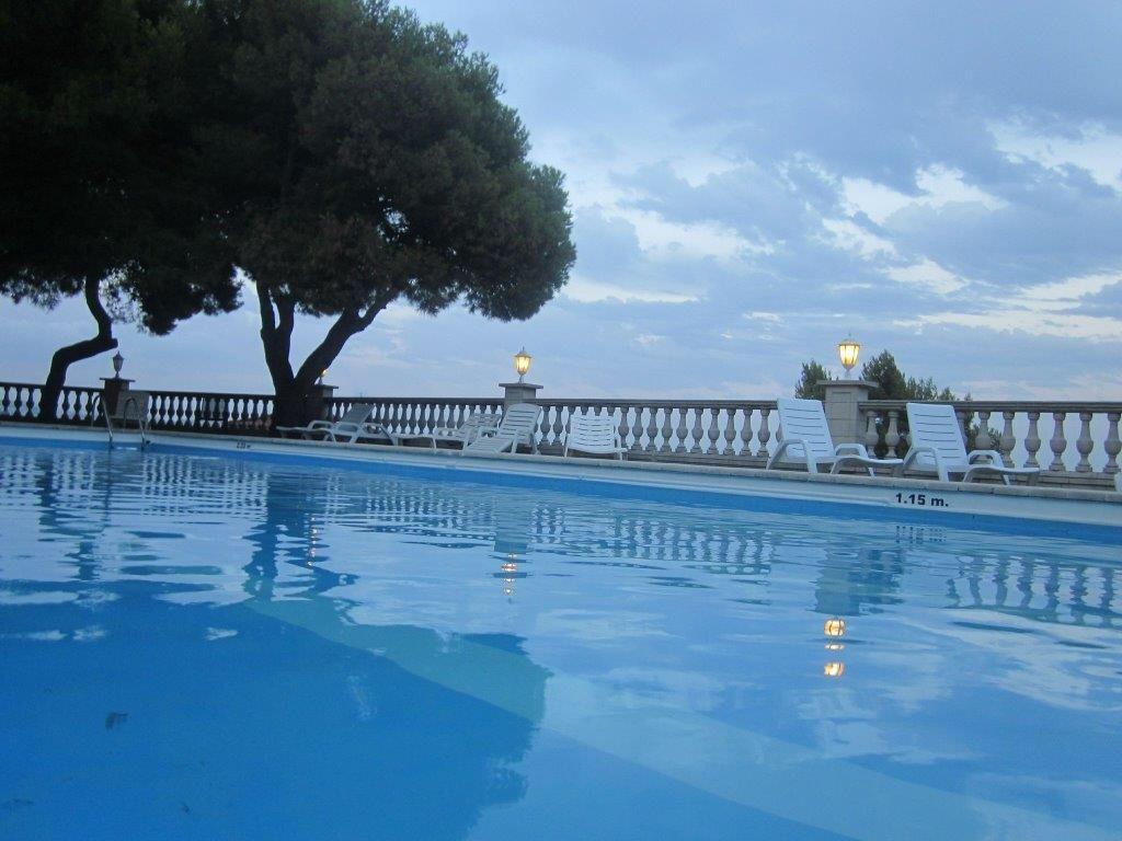 Hotel El Castell Sant Boi de Llobregat Exterior photo