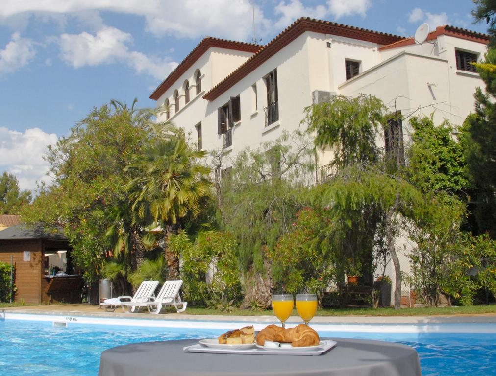 Hotel El Castell Sant Boi de Llobregat Exterior photo